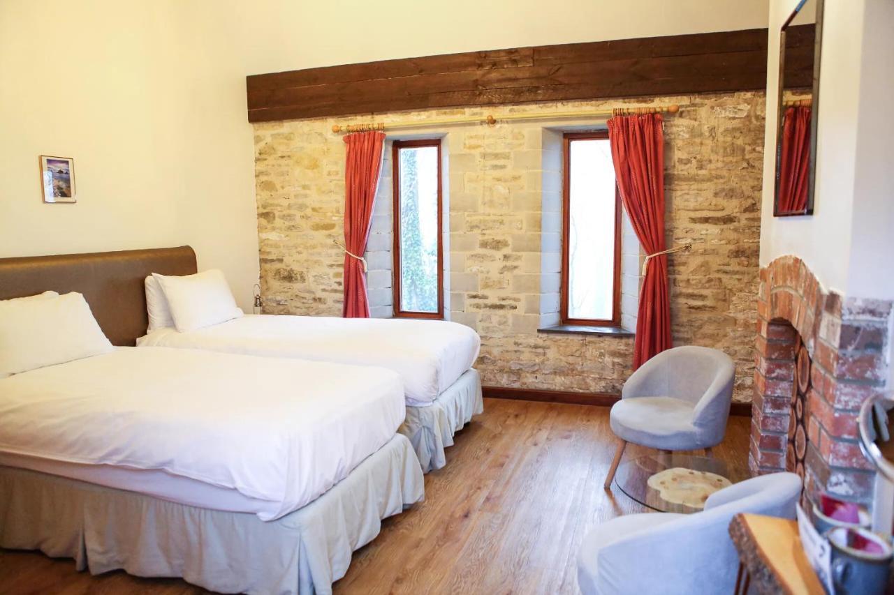 Kingston Country Courtyard 4*
