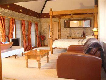 Kingston Country Courtyard 4*